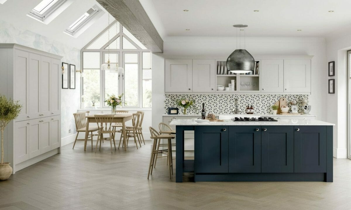 Traditional Shaker Kitchen Island