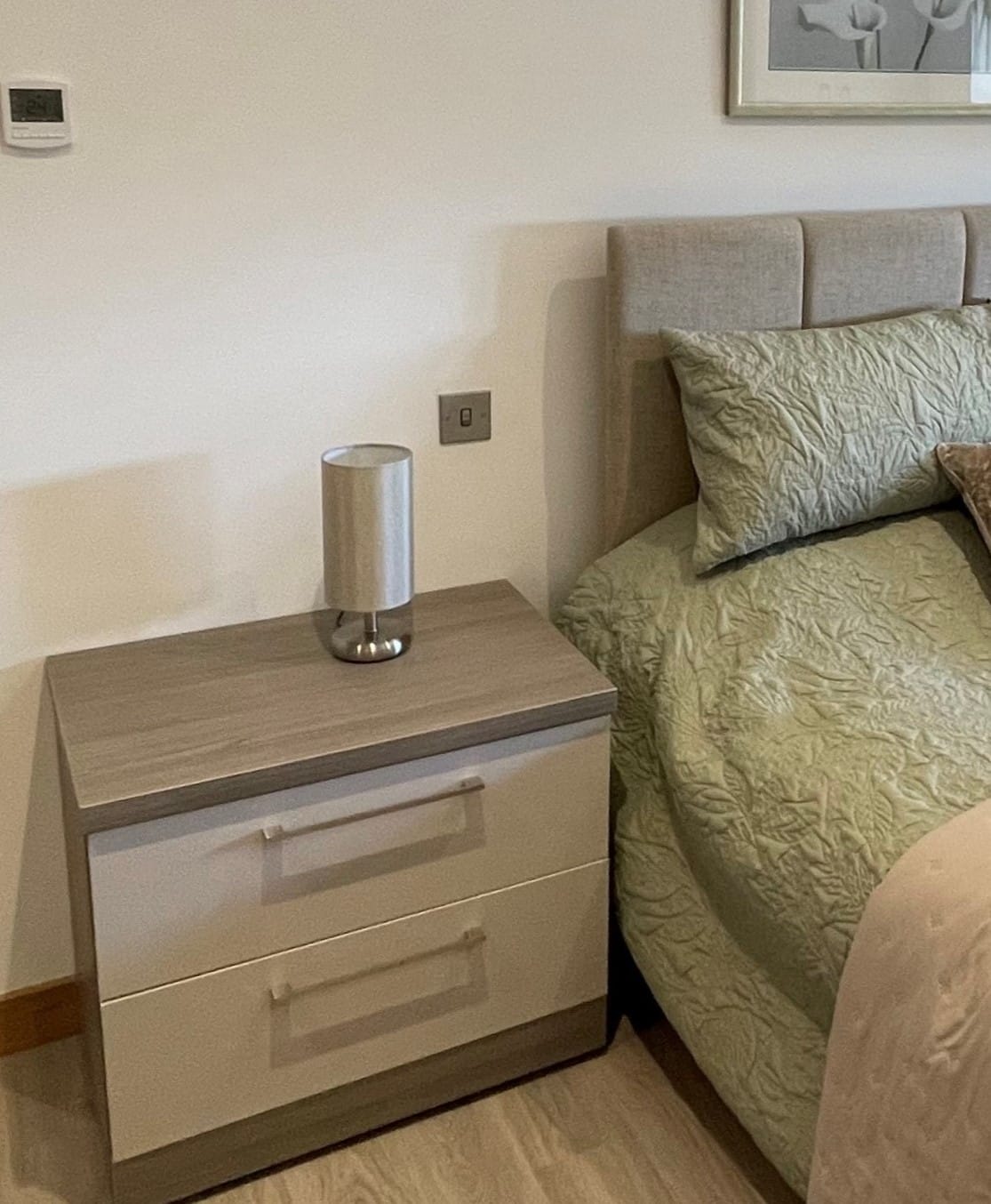 Bedside chest