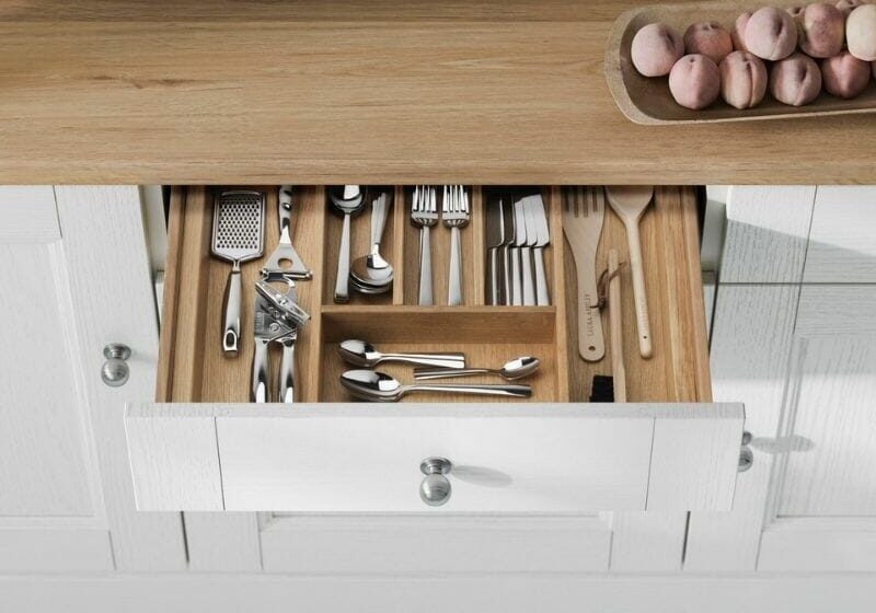 White Wooden Traditional Kitchen White Wooden Traditional Kitchen